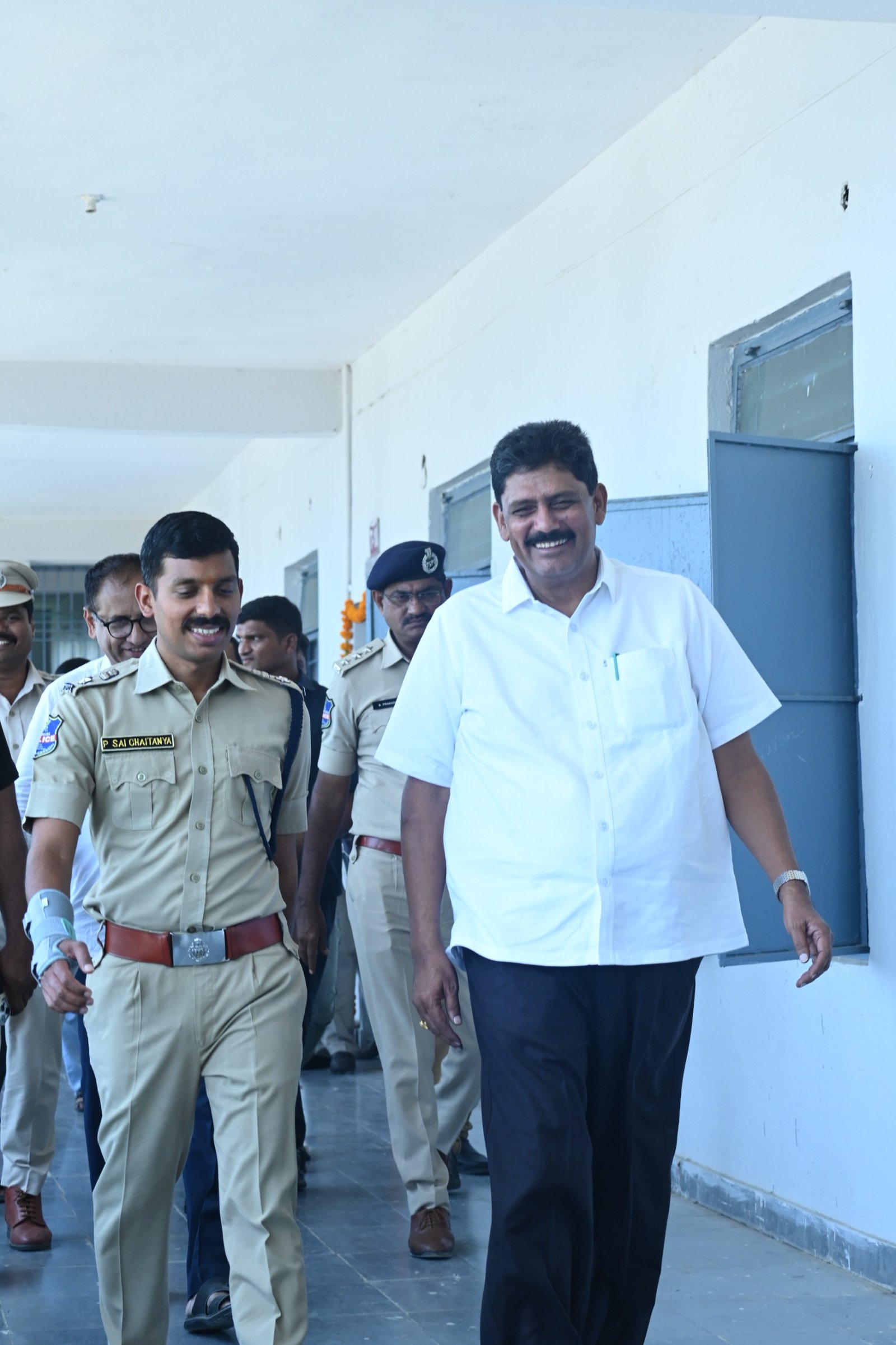 సైబర్ నేరాల పట్ల అప్రమత్తంగా ఉండాలి.   - పోలీస్ కమిషనర్ పి. సాయి చైతన్య. - Additional Image