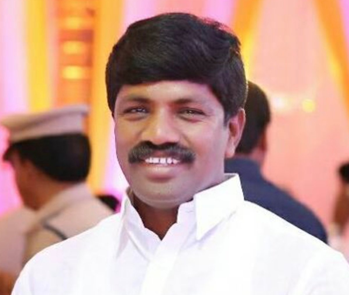 వేముల వీరేశంకు మంత్రి హోదా... నకిరేకల్ ఎమ్మెల్యే, ప్రభుత్వ విప్ వేముల వీరేశంకు మంత్రి హోదా కల్పిస్తూ రాష్ట్ర ప్రభుత్వం ఉత్తర్వులు జారీ. 